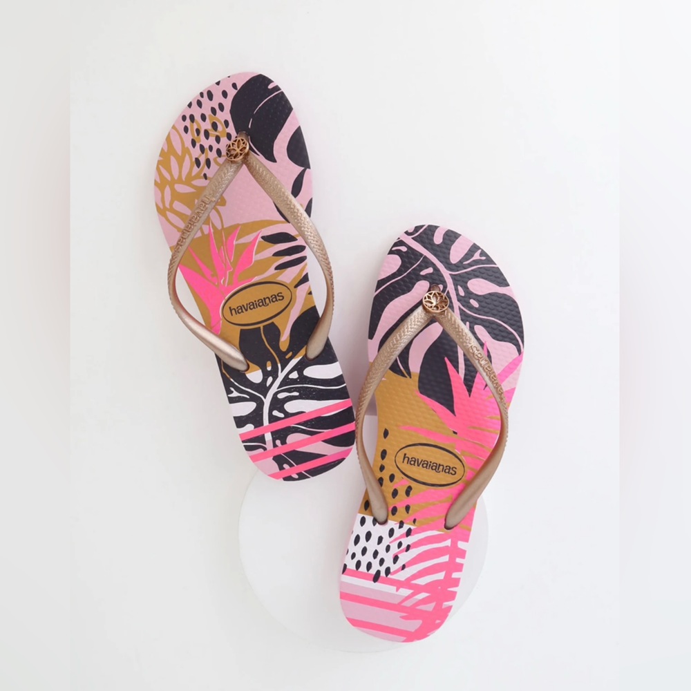 🛍️HOST PICK🛍️ Havaianas Pink and Gold Flip-Flops